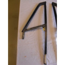 Door Glass Frame in Black Targa / Cabrio Driver Side