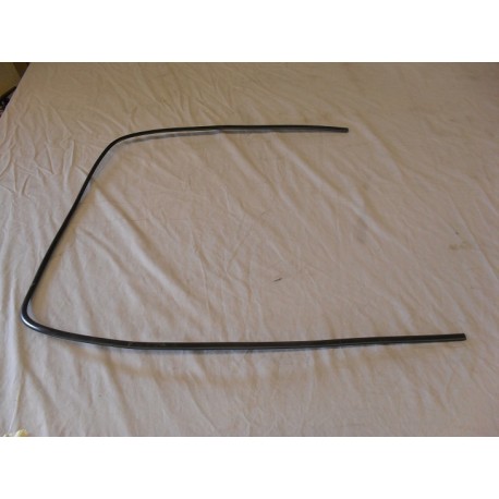 Windshield Trim Black RI