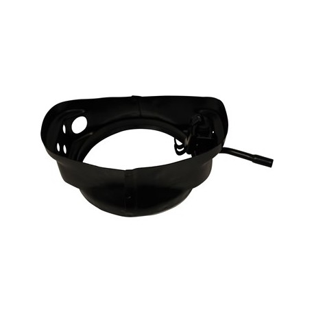 Reparaturstück beim Einfüll ohne Tankklap. Linke Seite des vorderen Kotflügels