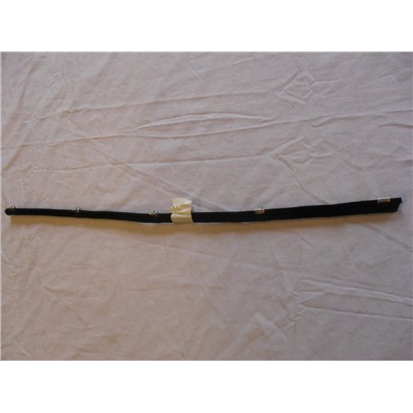Door Glass Felt Seal With Clips Driver Side